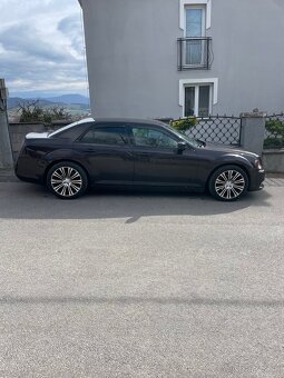 Lancia thema (chrysler 300) - 3