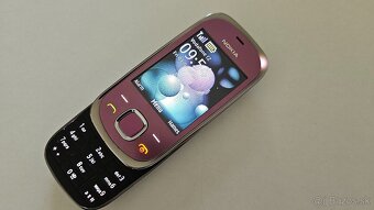 Nokia 7230, v topke. - 3