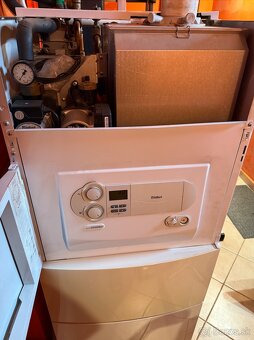 Predám kondenzačný plynový kotol s bojlerom - VAILLANT - 3