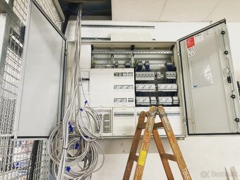 2 elektrikári Nemecko - 3