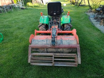 Kubota b 7000 - 3