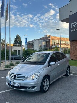 Mercedes Benz B200 - 3