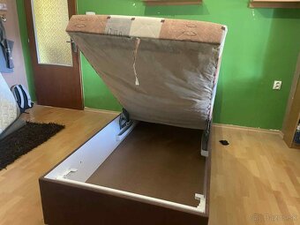 Predám posteľ s úložným priestorom a s matracom. - 3