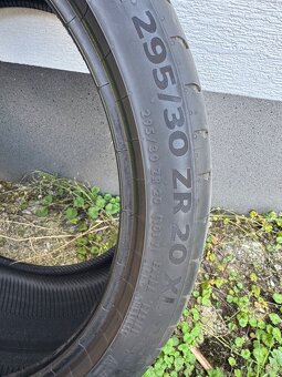 295/30 r20 letné continental - 3