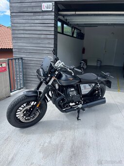 Moto Guzzi V9 Bobber Special Edition - 3