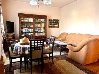 Dvojpodlažný rodinný dom s pivnicou - 3