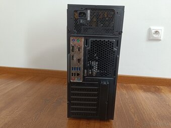 Asus kancelársky počítač - 3