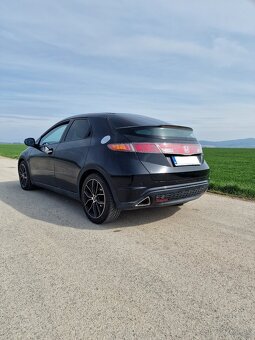 Honda Civic 1.8 VTEC - 3