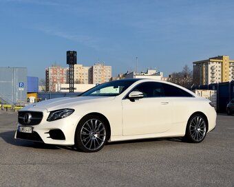Mercedes E200 4matic COUPE - 3