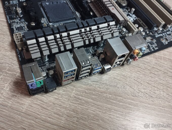 ASUS M4N68T - nForce 630a - 3