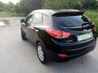 Hyundai ix35 2.0crdi 135 kw. 128 000km M6 - 3