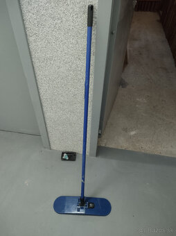 (42)  Mopy - 3