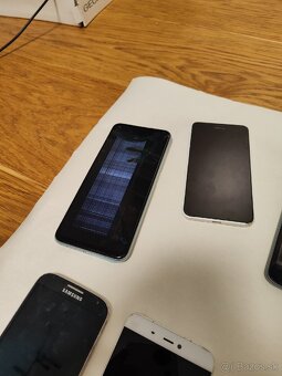 Mobily - Na opravu, diely, do zbierky... - 3