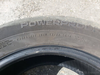 NOKIAN R17 235/65 letné - 3