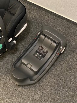 Autosedačka + báza Cybex - 3