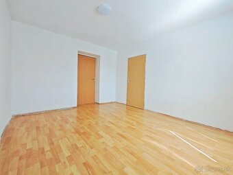 NA PREDAJ 2 izbový byt v centre Novák 64 m2 - 3