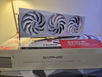 SAPPHIRE PURE Radeon RX 7700 XT GAMING OC 12 GB - 3