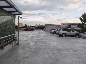 Komfortné a bezpečné parkovacie miesto na Terase pri Galérii - 3