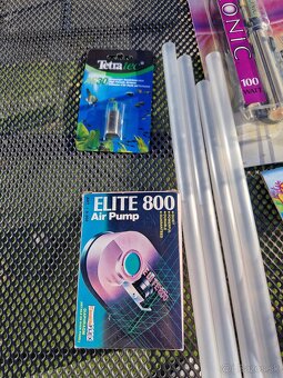 Predám akvárium s príslušenstvom,stojan cena:30€ - 3