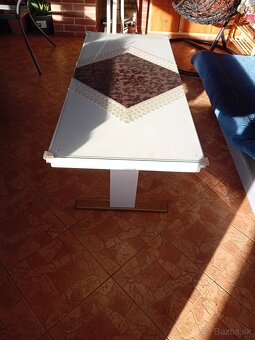 Kobferenčný stolík - 3