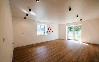 REZERVOVANÉ NA PREDAJ – KOMPLETNE ZREKONŠTRUOVANÝ RODINNÝ DO - 3