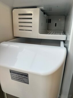 Americká chladnička LG - 3