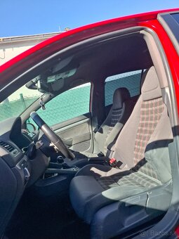 Volkswagen Golf 5 GTi 2.0TFSI 147kw DSG
- 3