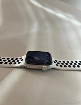 Apple Watch SE 2. generácie 40mm - 3