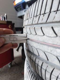Predám letné Bridgestone EP25 195/50 R16 DOT 4117 - 3