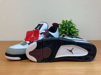 Air Jordan 4 Retro PSG (Paris Saint-Germain) - 3