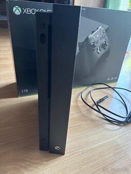 Predám XBOX ONE X (BLACK) 1TB+(gratis 2hry) - 3