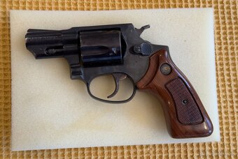 Revolver Taurus 38 Special, model 85S - 3