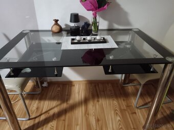 Sklenený jedálenský stôl - 3