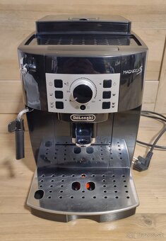 Delonghi Magnifica S ecam 22.100.B - 3