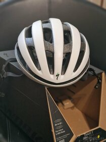 Predam značkovú cyklistickú prilbu SPECIALIZED - 3