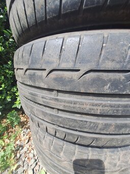 Dunlop 225/40r18 - 3