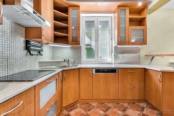 NA PREDAJ veľký rodinný dom vo vyhľadávanej časti v Stupave - 3