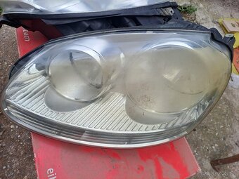 Predne svetla vw golf5 - 3