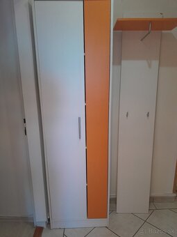 Skriňa +vešiak - 3