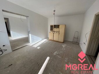 Rodinný dom v rekonštrukcii Blesovce - 3