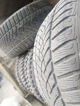 Good year 225/40 r18 - 3