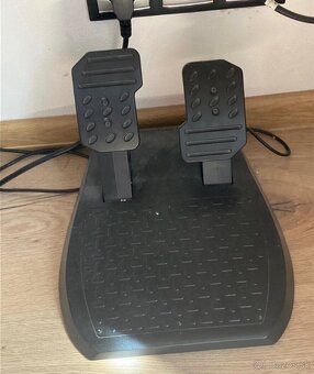 Ferrari volant na konzoli - 3