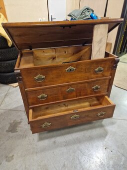 Starožitná komoda - 3