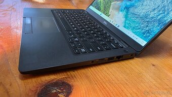 Dell Latitude 5300 FHD Touch LCD - 3