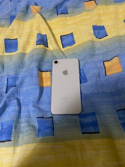 Apple iPhone 8 - 3