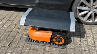 roboticka kosačka Landroid. - 3