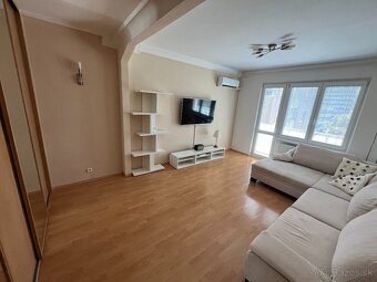 Prenajmem 1,5-izbový byt, Čsl. parašutistov, Nové Mesto, BA - 3
