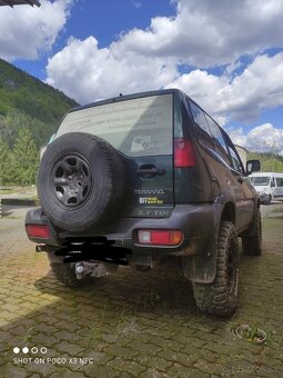 Nissan Terrano 2 - 3
