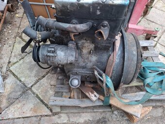 Motor zetor 25 - 3
