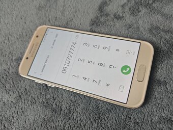 Samsung Galaxy A3 2017 gold - 3